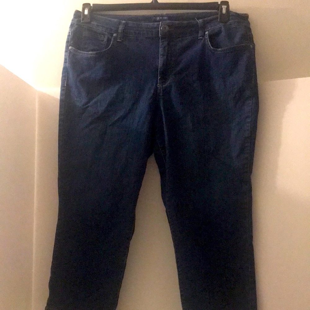 Bandolino denim jeans size 18 Tatyana Capri 20” waist 32” length 21” inseam